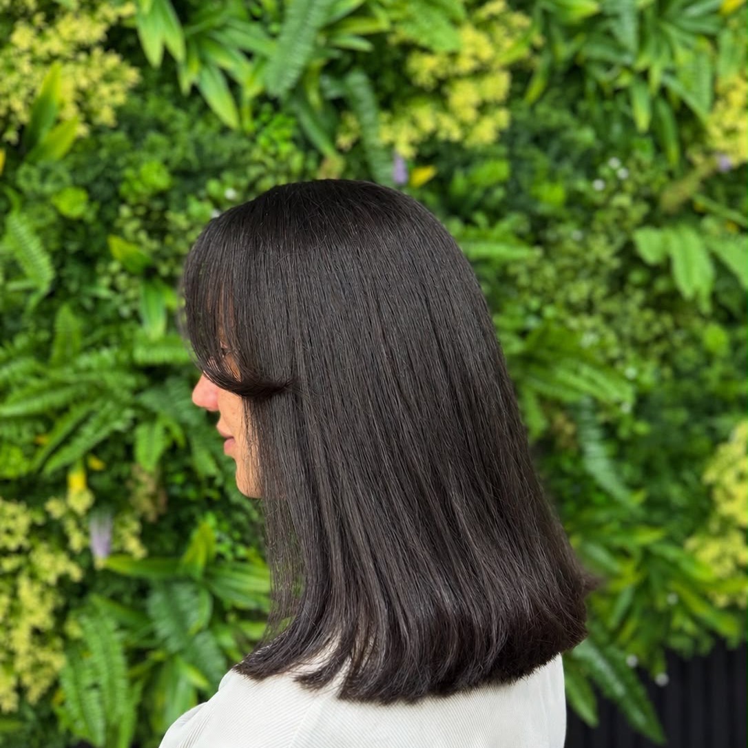 Nachher: Schnitt zum glatten Bob mit Pony